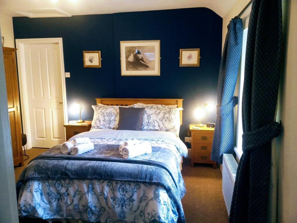 Oakfield Guest House Бетс-и-код Екстериор снимка